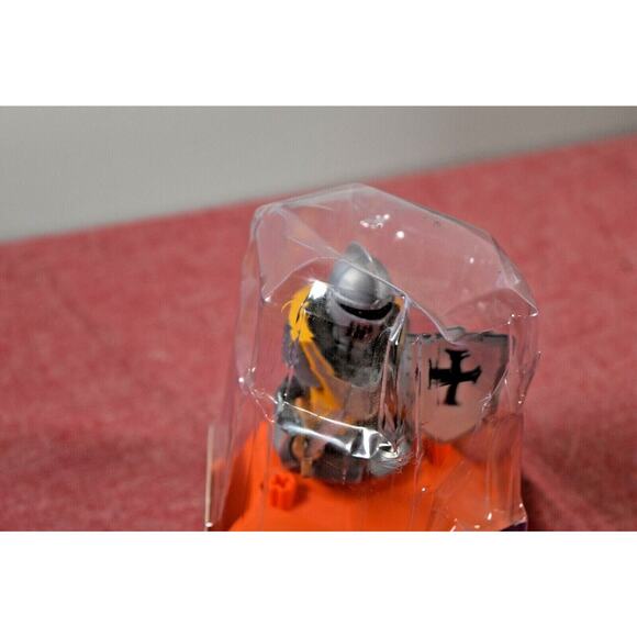 HEXBUG Micro Titans, RC Brawler Bots, The Knight - Picture 2 of 5